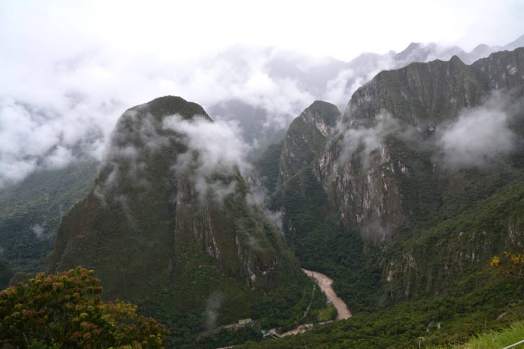 Machu Picchu i moln, Peru