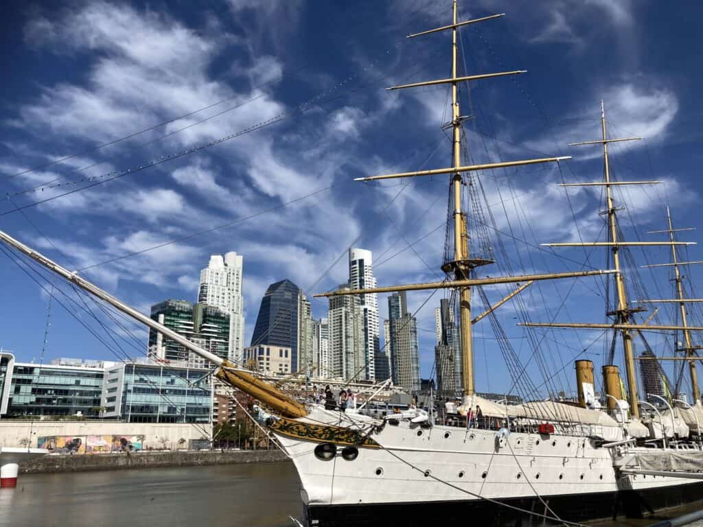 Argentina puerto madero corbeta Uruguay